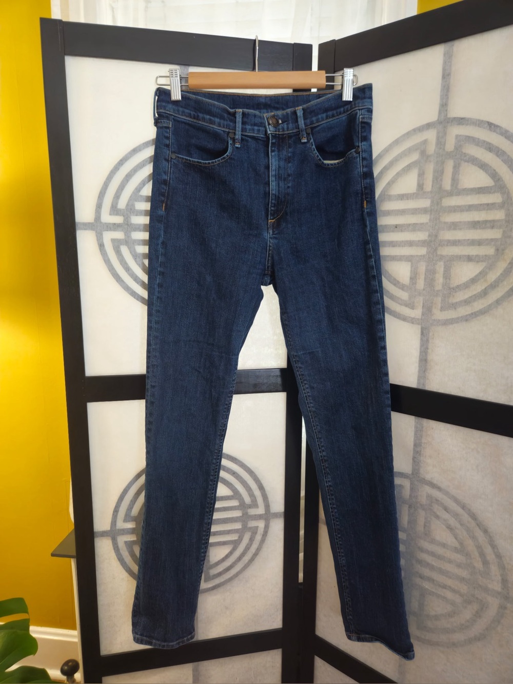 Rag & Bone women’s dark wash straight jeans. Size 28. Gently worn.